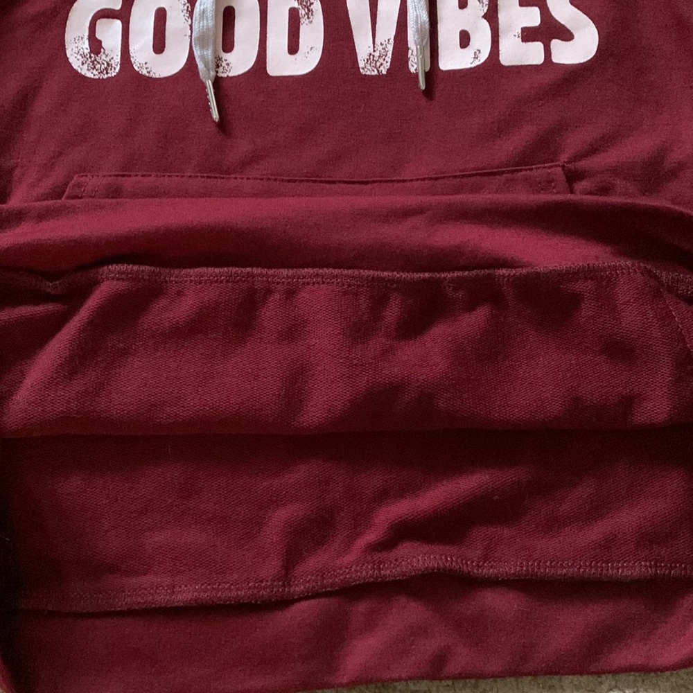 Burgundy ‘Good Vibes’ Hoodie- size large - Picture 3 of 3